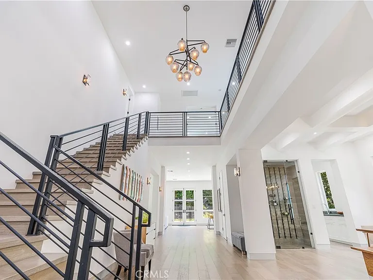 4435 Camellia — Photo 24