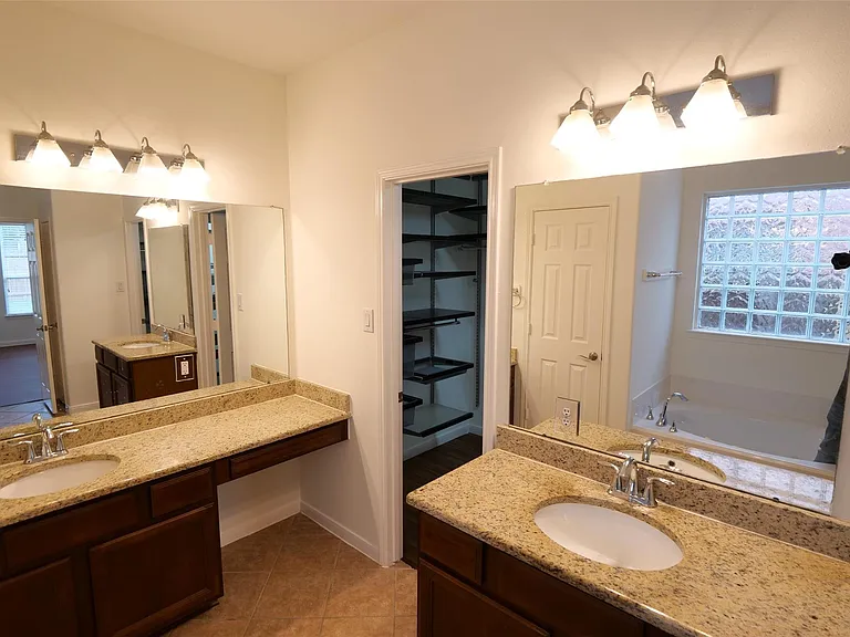 6119 Lakenshire Falls Ln — Photo 19