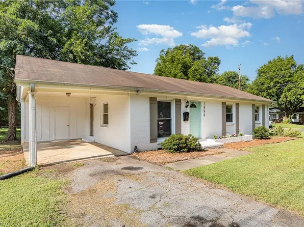 1896 Deborah Ln, Winston Salem, NC 27103