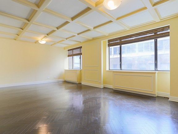 4th image of 30 W 61st St APT 12A