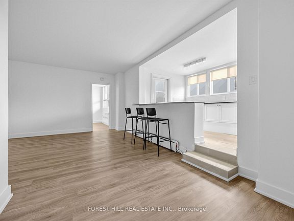 4th image of 70 Spadina Rd Penthouse D