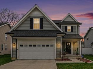 555 S Winding Dr, Waterford, MI 48328