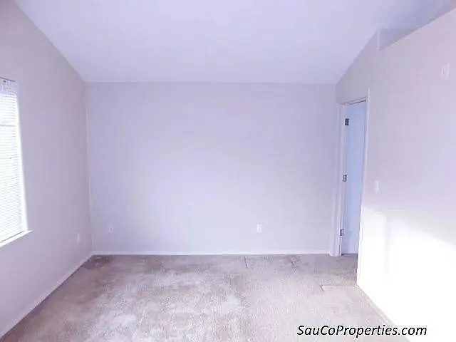 8646 NE Hyde Park Ln — Photo 12