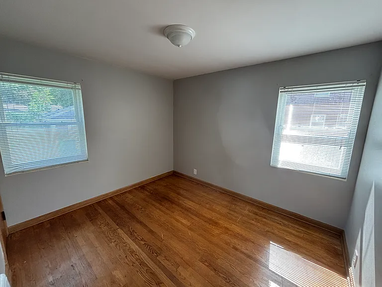564 E Paige Ave #564 — Photo 6