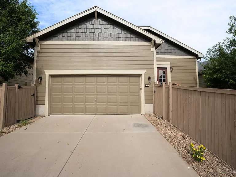 Oversized 2 car garage