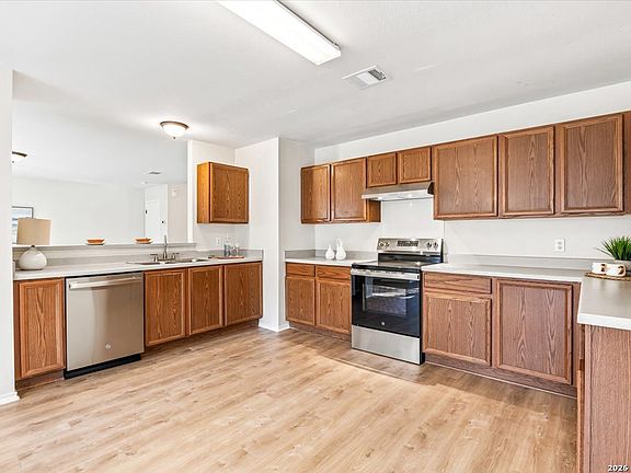 3rd image of 3410 Sherwin Dr
