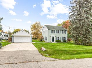 5314 Wright Dr, Troy, MI 48098