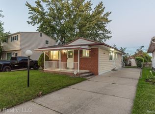 25739 Fairgrove St, Woodhaven, MI 48183