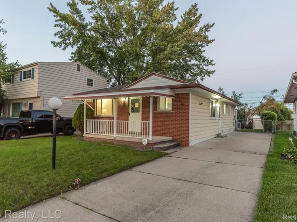 25739 Fairgrove St, Woodhaven, MI 48183