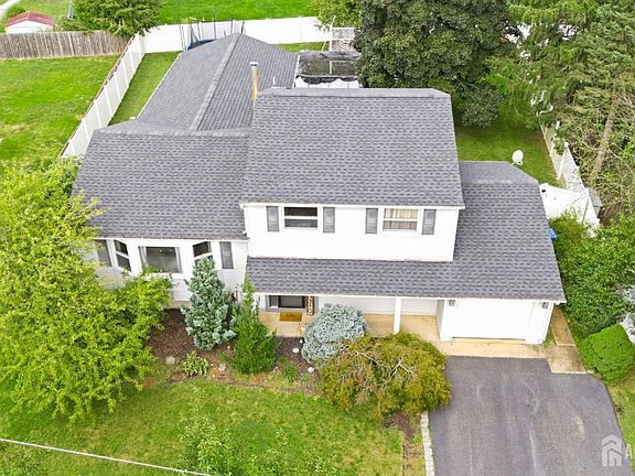 2nd image of 19 Barton Rd