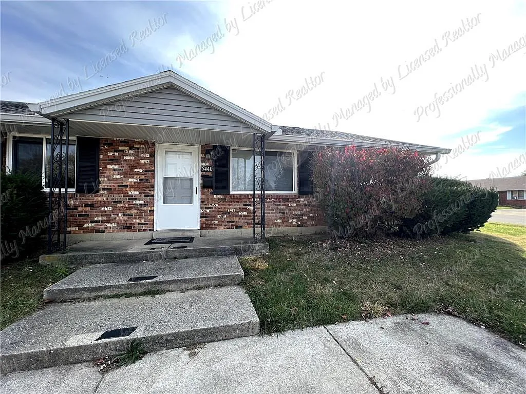 2 bed, 1.0 bath, $1,050 — Photo 1