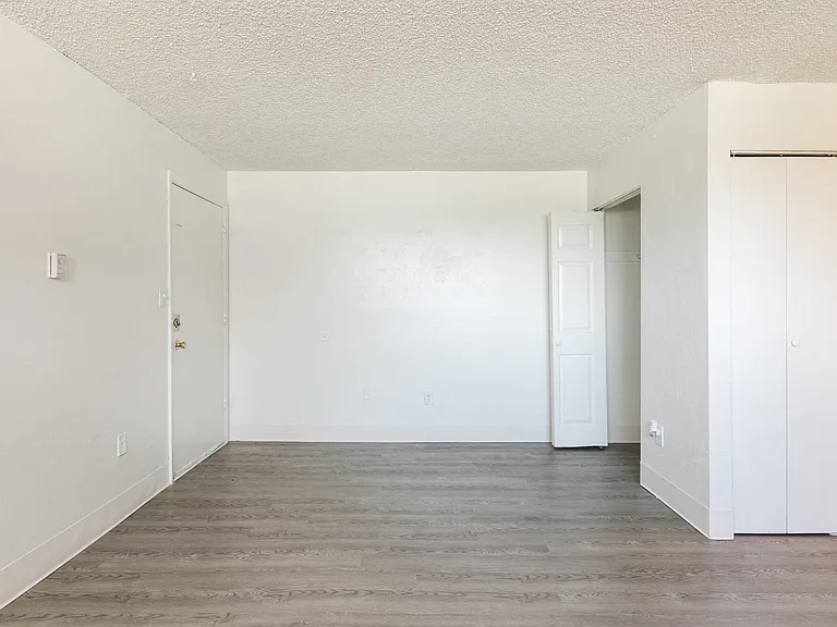 Carriage Green Apartments — Photo 14