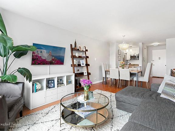 3rd image of 10 W 15th St APT 1715