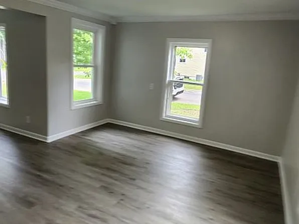 436 E Marshall St, Hastings, MI 49058