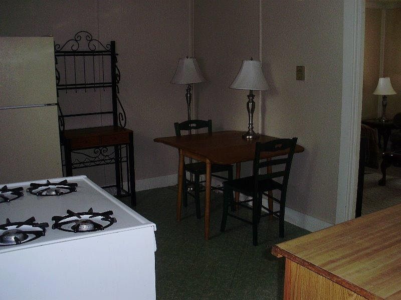 2nd image of 618 Caroline St