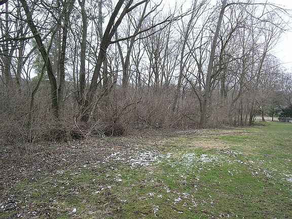 3rd image of 516 Towncrest Dr