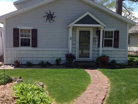 2nd image of 22898 Lake Shore Dr