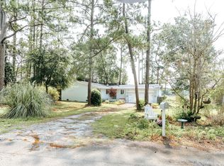 1470 N Shore Dr, Southport, NC 28461