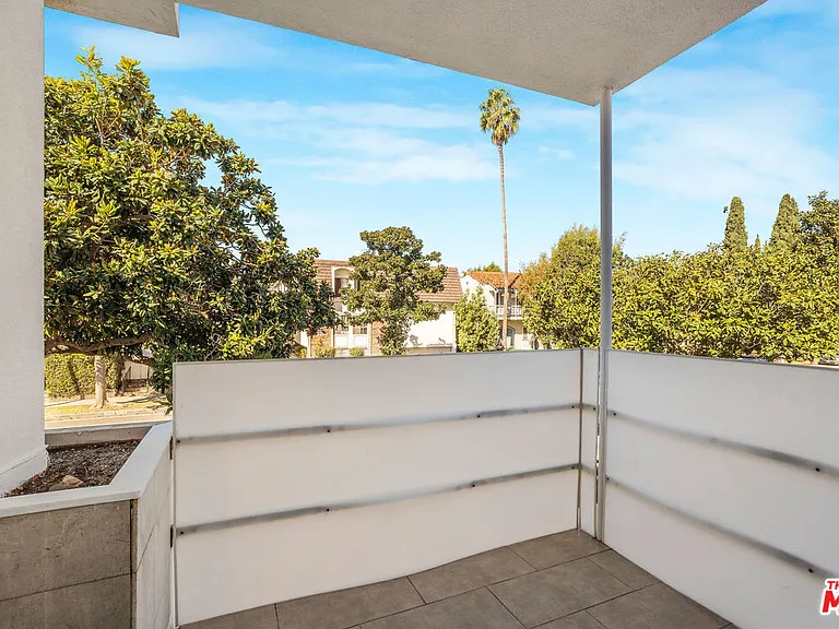 248 S Doheny Dr #6 — Photo 19