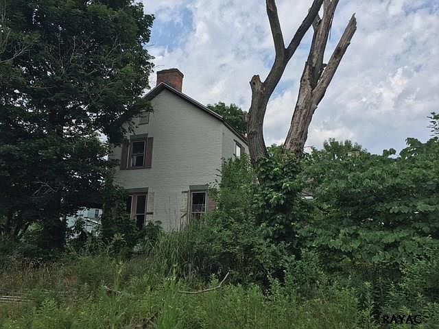 2nd image of 1991 Old Harrisburg Rd
