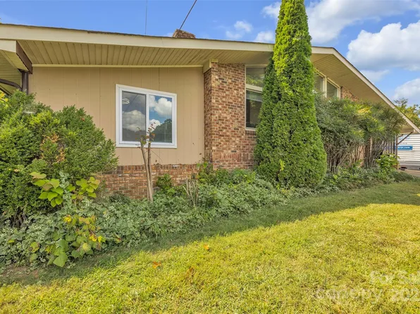 2601 Robinson Rd, Newton, NC 28658