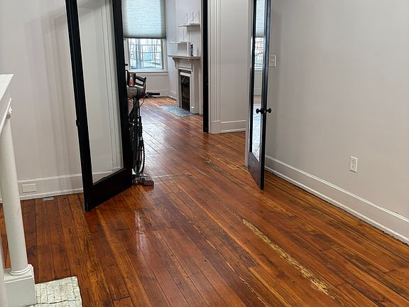 3rd image of 906 Washington Ave #2