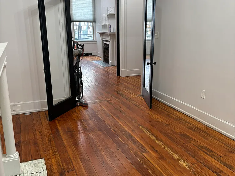 906 Washington Ave #2 — Photo 3