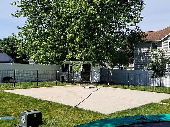 4th image of 22453 Pepperwood Ln