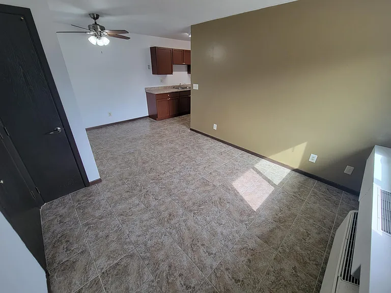 1711 La Crescent St #116 — Photo 2