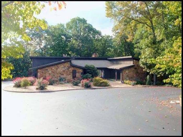 140 West Hills Court