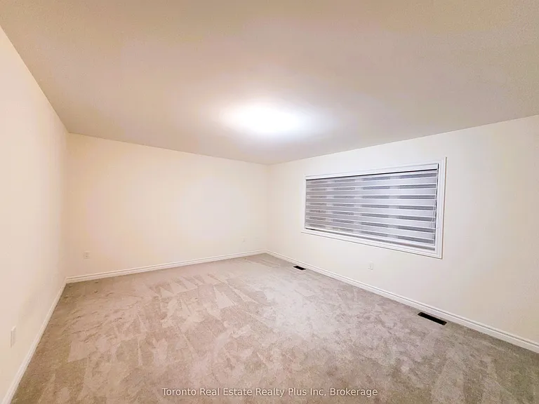 4 Bruce Welch Ave — Photo 16