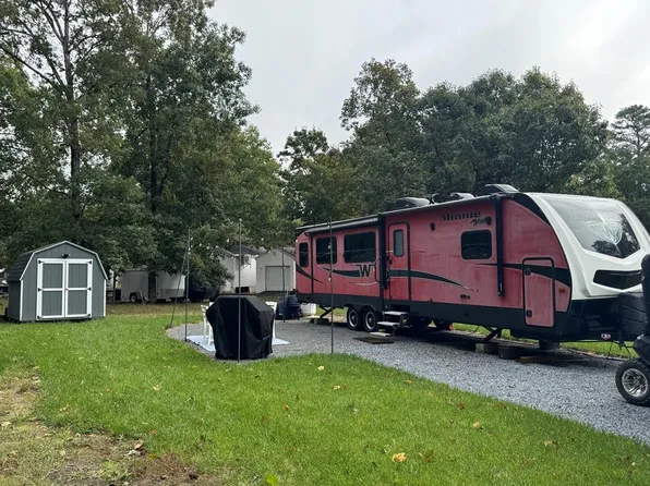 443 Swan Dr, Horntown, VA 23395