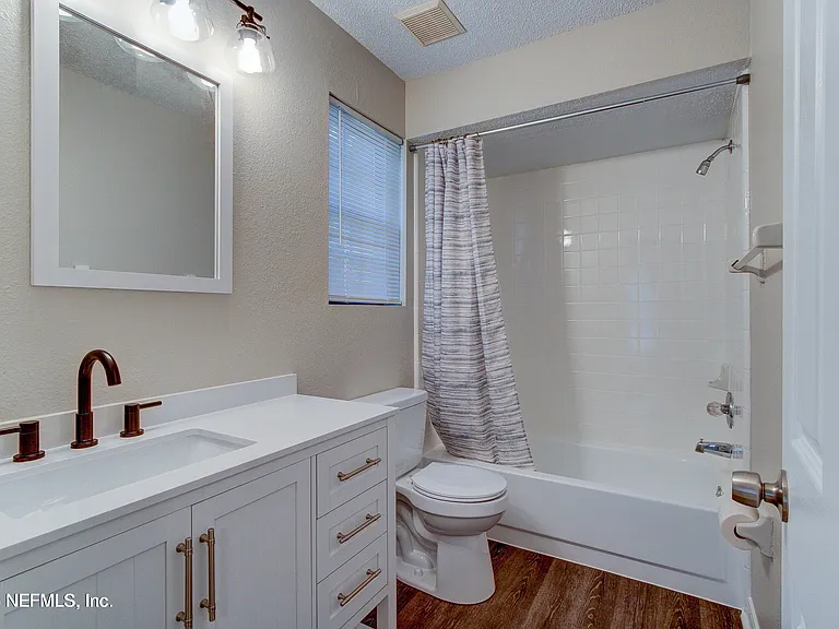 4641 Yerkes St — Photo 14