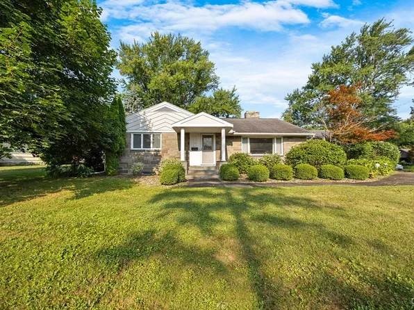 14 Pebble Hill Rd N, Syracuse, NY 13214