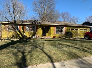 2912 Chisholm Dr, Lawrence, KS 66047