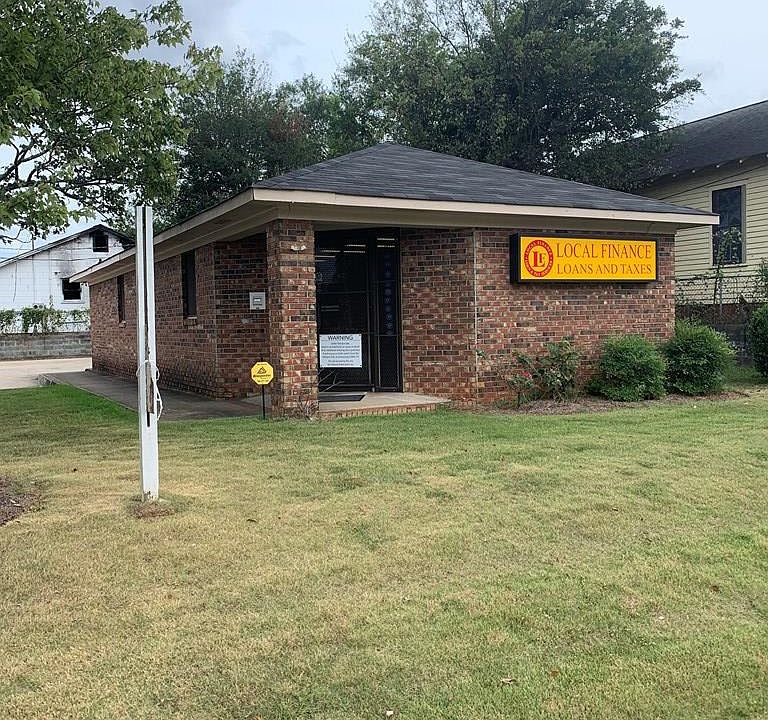 2nd image of 2716 2nd Ave