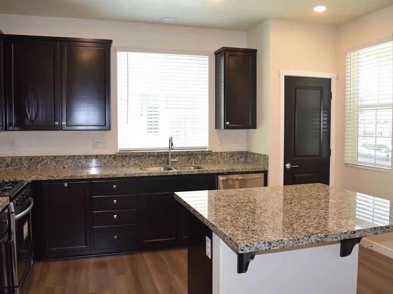 3280 Chickadee Ct — Photo 6