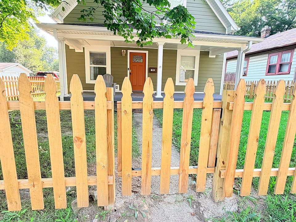 1st image of 1102 N Tibbs Ave