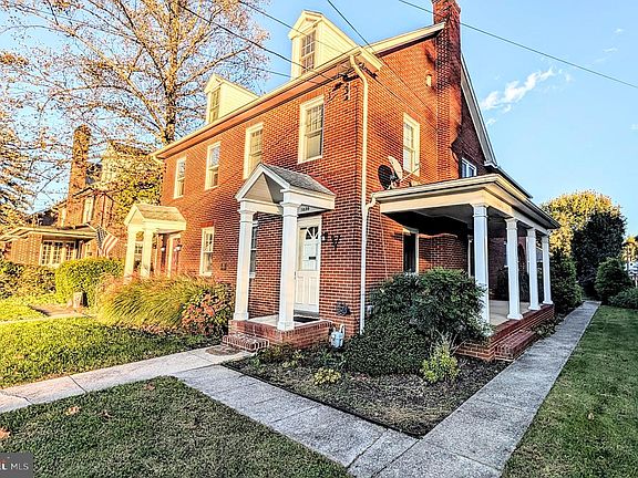 3rd image of 1426 Alexander Ave