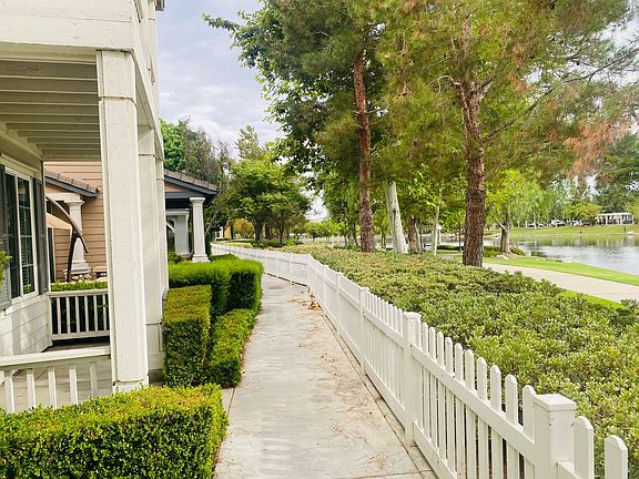 4th image of 40037 Ashville Ln