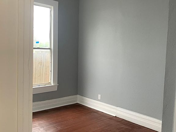 5th image of 1612 Santa Monica St