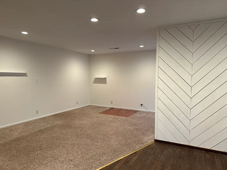 482 Nottingham Way — Photo 5