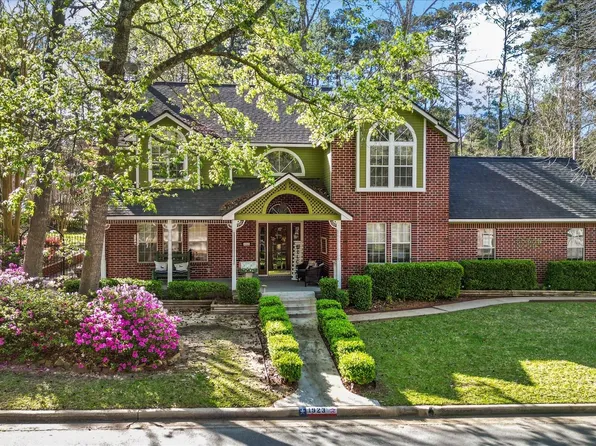 1923 Fairway Dr, Huntsville, TX 77340