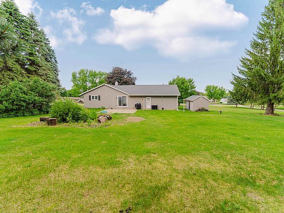 5th image of W685 Meadow Dr