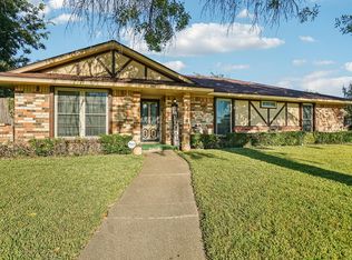 1048 Sherod Dr, Desoto, TX 75115