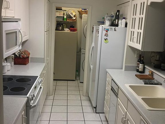 2nd image of 300 Mason St Suite 101