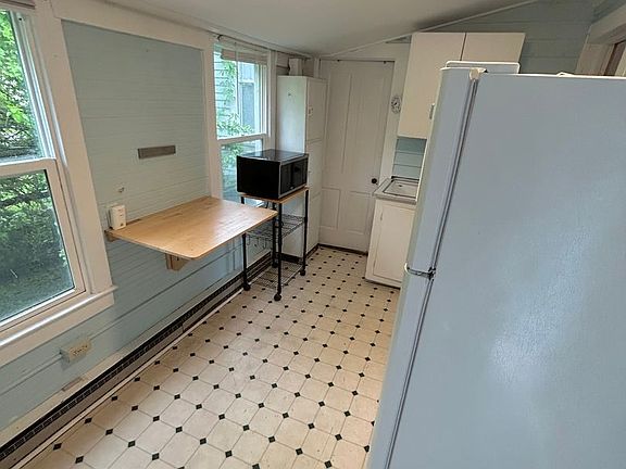 4th image of 702 Progress St NE #3