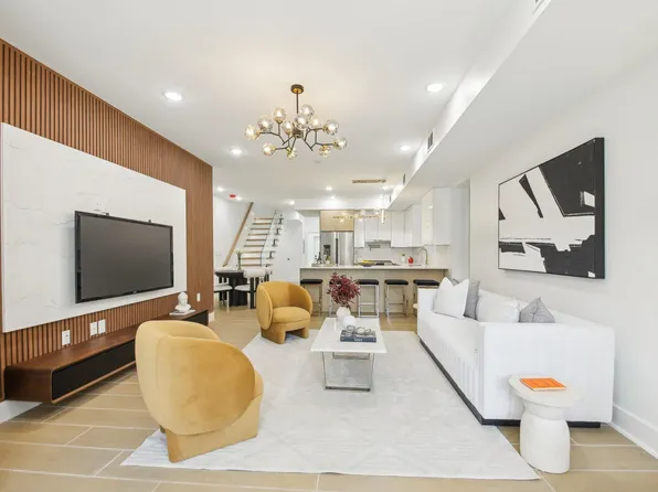 9 Pierce Ave #1, Jersey City, NJ 07307