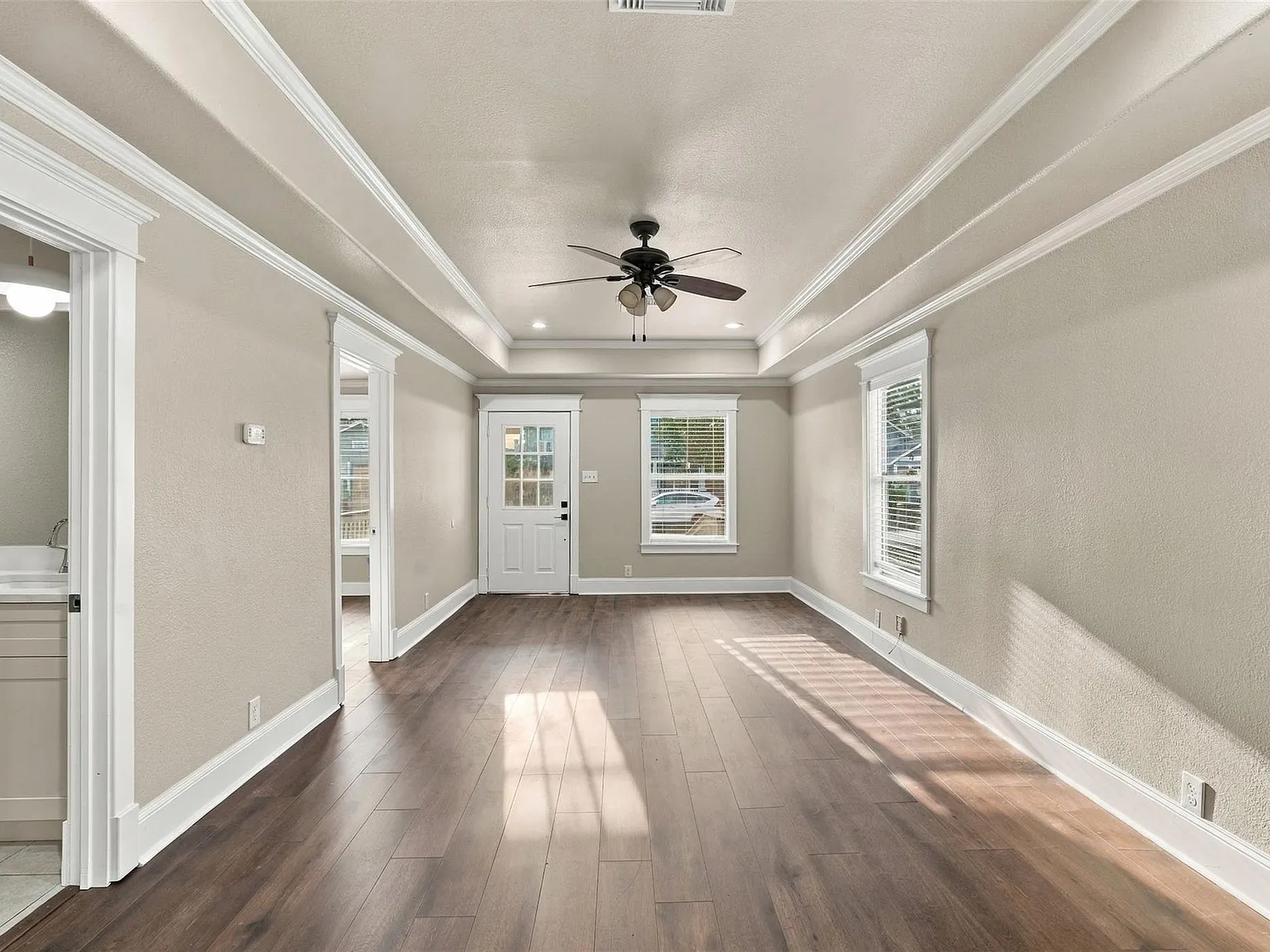 1204 Cordell St — Photo 2