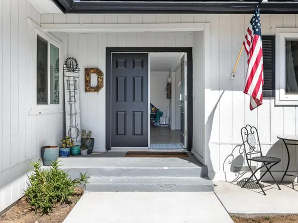 1535 Bliss Ave, Clovis, CA 93611